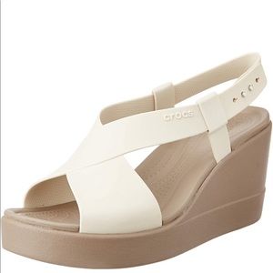 🆕 Crocs Brooklyn Wedge Heels Waterproof Stucco